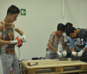Laboratorio riciclo creativo:arredo open space