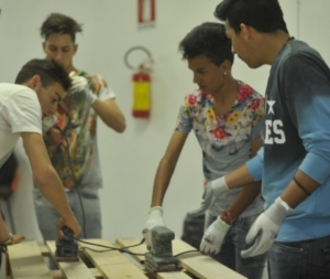 Laboratorio riciclo creativo:arredo open space