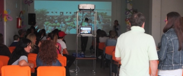 presentazione laboratori-Incontro con i genitori al c.a.g 